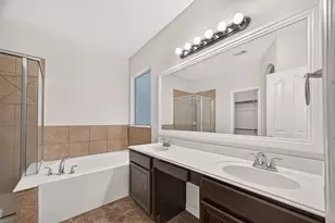 10511 Whisper Bluff Dr, Humble, TX 77396 - Photo 23