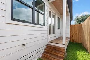 422 E 41st St, Houston, TX 77022 - Photo 17