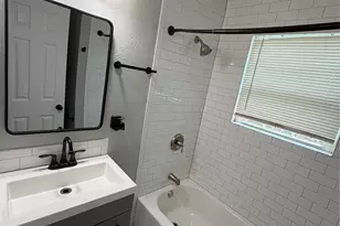 1210 E 33rd St, Houston, TX 77022 - Photo 7