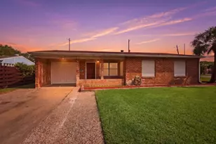 106 Barracuda Ave, Galveston, TX 77550 - Photo 3