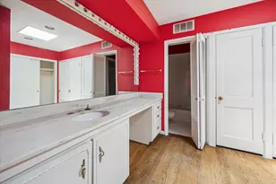 626 Rocky River Rd, Houston, TX 77056 - Photo 27