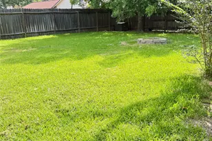 354 S Amherst Dr, West Columbia, TX 77486 - Photo 3