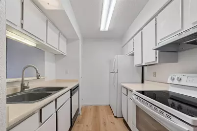 1500 Bay Area Boulevard #118, Houston, TX 77058 - Photo 5