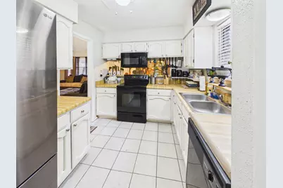 5807 Walnutgate Drive, Spring, TX 77373 - Photo 11