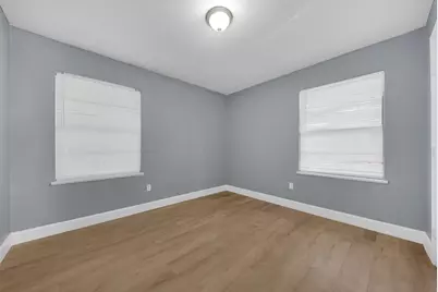 5831 Lyndhurst Street, Houston, TX 77033 - Photo 15