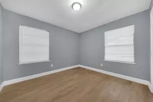 5831 Lyndhurst St, Houston, TX 77033 - Photo 15