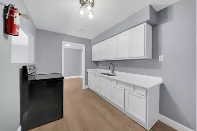 5831 Lyndhurst Street, Houston, TX 77033 - Photo 5