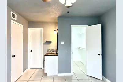 2750 Holly Hall Street #605, Houston, TX 77054 - Photo 11