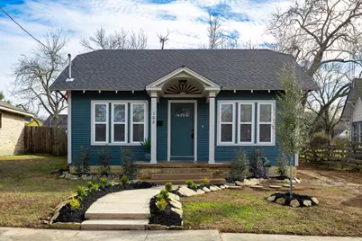 102 E Valverde Street, Brenham, TX 77833 - Photo 1