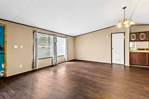 404 E Mimosa Dr, Livingston, TX 77351 - Photo 11