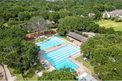 9407 Brooding Oak Circle, Houston, TX 77096 - Photo 39