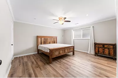 9407 Brooding Oak Circle, Houston, TX 77096 - Photo 17