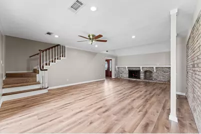 9407 Brooding Oak Circle, Houston, TX 77096 - Photo 9