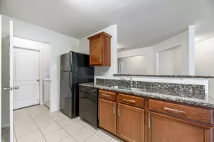 11207 Hall Pines Ct, Houston, TX 77075 - Photo 15