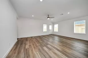 9035 Rose Water Trl, Iowa Colony, TX 77583 - Photo 21