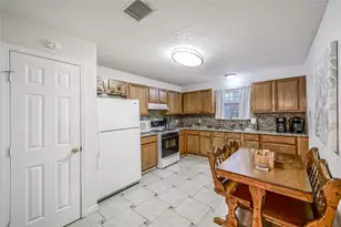 1320 Avenue L, Galveston, TX 77550 - Photo 9