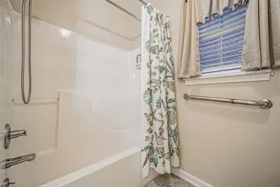 1320 Avenue L, Galveston, TX 77550 - Photo 21