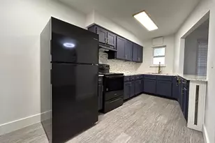 1010 S Wayside Dr, Houston, TX 77023 - Photo 7