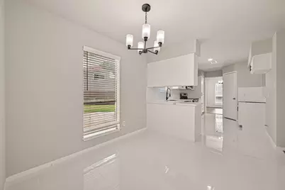 3907 Holly Green Court, Houston, TX 77339 - Photo 9