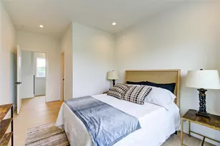 2310 Reinerman St, Houston, TX 77007 - Photo 9