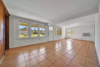 7115 Roswell Street, Houston, TX 77022 - Photo 5