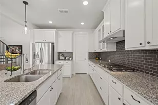 4702 Llano Loop, Sugar Land, TX 77479 - Photo 13