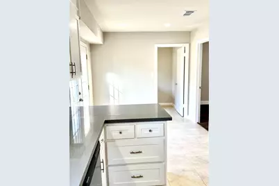 202 Prince Of Wales Street, Conroe, TX 77304 - Photo 5