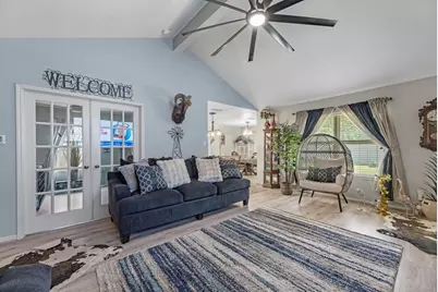 405 Hawks View Drive, La Marque, TX 77568 - Photo 5