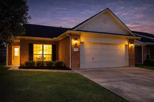 418 Price Dr, Wharton, TX 77488 - Photo 1