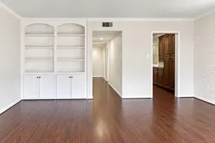 526 N Post Oak Ln, Houston, TX 77024 - Photo 13