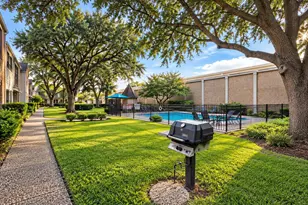 526 N Post Oak Ln, Houston, TX 77024 - Photo 33
