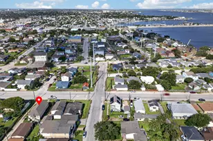 2112 57th St, Galveston, TX 77551 - Photo 3