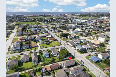 2112 57th Street, Galveston, TX 77551 - Photo 5
