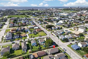 2112 57th St, Galveston, TX 77551 - Photo 5