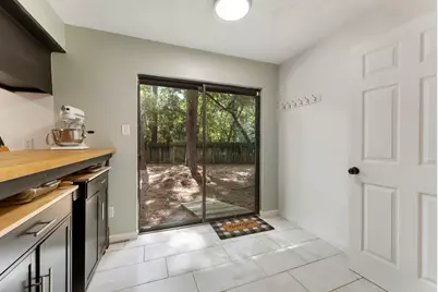 19 Tremont Woods Court, The Woodlands, TX 77381 - Photo 15