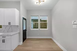 2348 Delafield St, Houston, TX 77023 - Photo 9