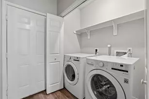 4834 Van Fleet St, Houston, TX 77033 - Photo 11