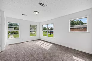 2101 E Fayle St, Baytown, TX 77520 - Photo 31