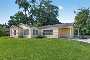 2101 E Fayle St, Baytown, TX 77520 - Photo 1