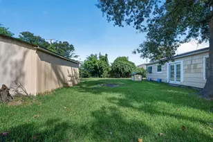 2101 E Fayle St, Baytown, TX 77520 - Photo 45