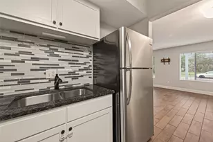 754 Memorial Mews St, Houston, TX 77079 - Photo 17