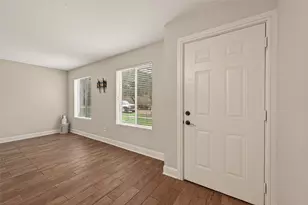 754 Memorial Mews St, Houston, TX 77079 - Photo 3