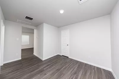 8126 Vanilla Orchid Drive, Houston, TX 77016 - Photo 9