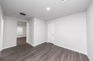 8126 Vanilla Orchid Dr, Houston, TX 77016 - Photo 9