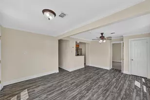 210 W 13th St, Houston, TX 77008 - Photo 11
