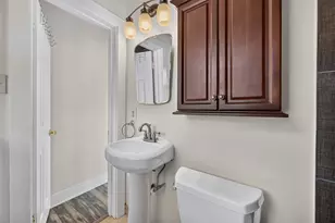210 W 13th St, Houston, TX 77008 - Photo 17