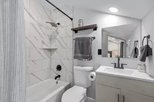 1015 Brooks St, Houston, TX 77009 - Photo 13