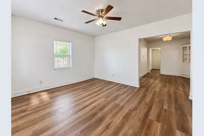 416 W Brazos Avenue, West Columbia, TX 77486 - Photo 7