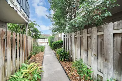 1818 Augusta Drive #8, Houston, TX 77057 - Photo 9