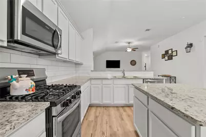 4331 Oakdale Mist Drive, Dickinson, TX 77539 - Photo 13